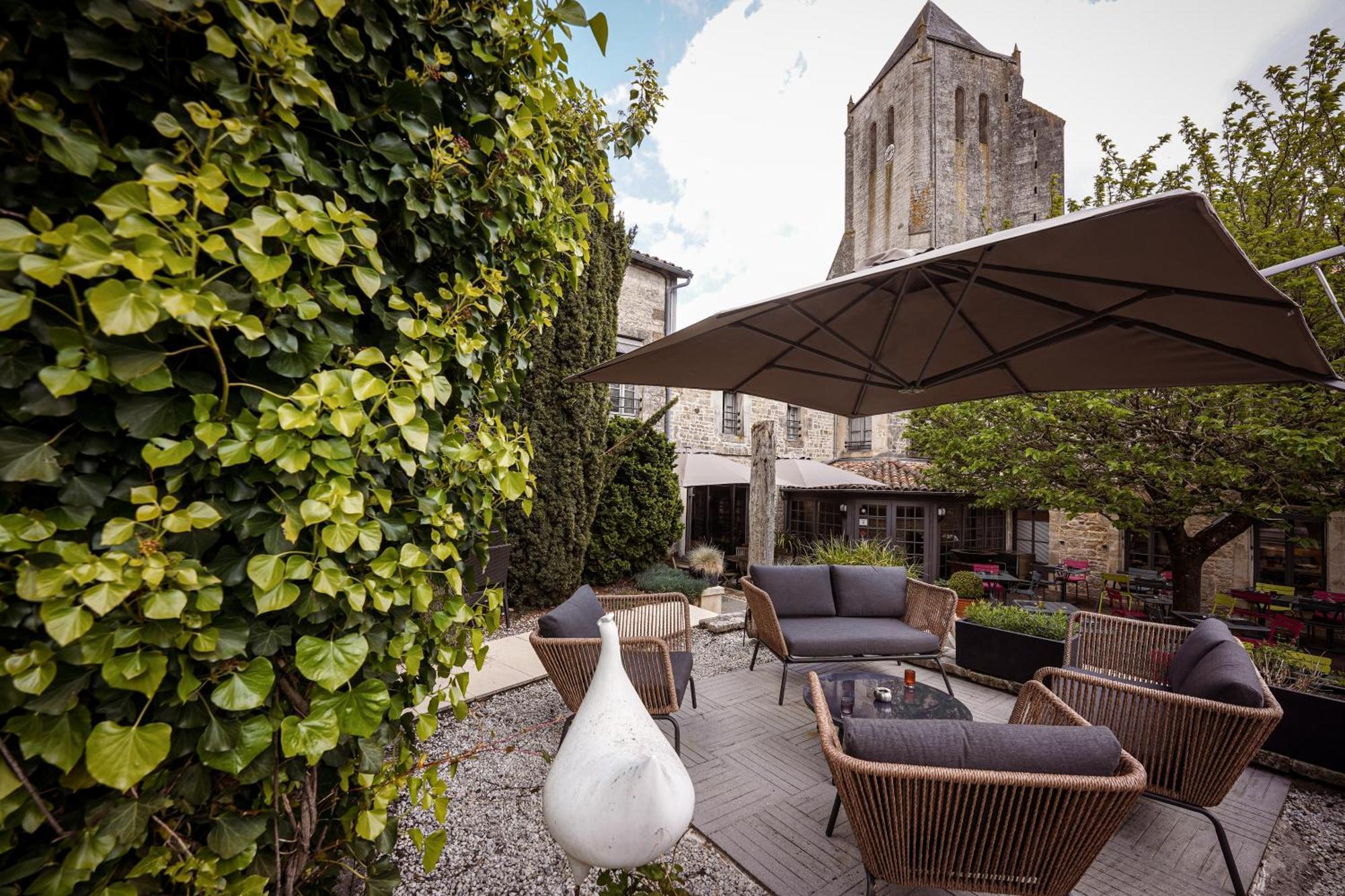 Logis Hostellerie De L'Abbaye Celles-sur-Belle ภายนอก รูปภาพ