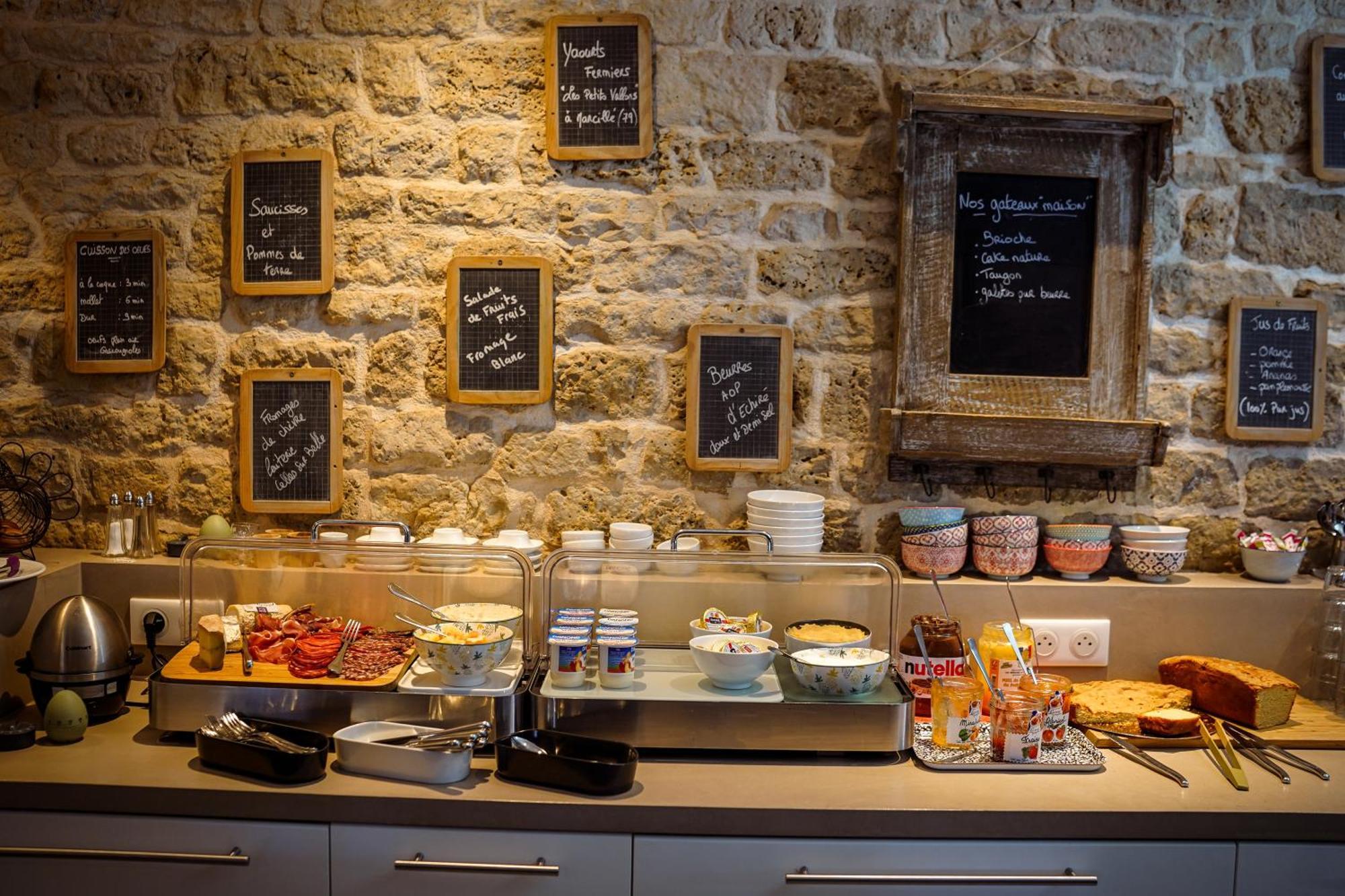 Logis Hostellerie De L'Abbaye Celles-sur-Belle ภายนอก รูปภาพ