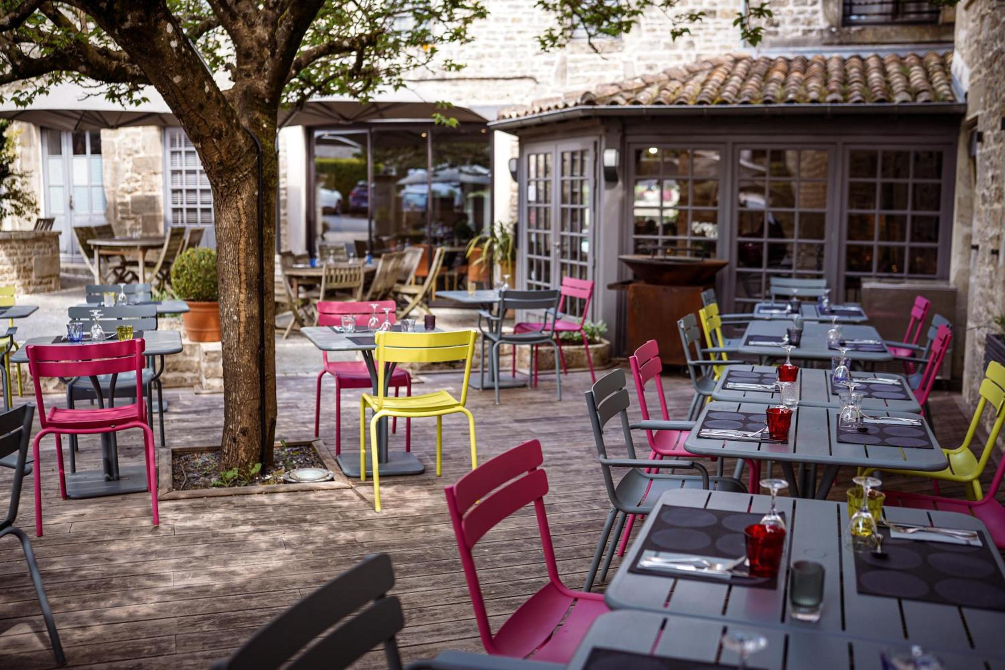 Logis Hostellerie De L'Abbaye Celles-sur-Belle ภายนอก รูปภาพ