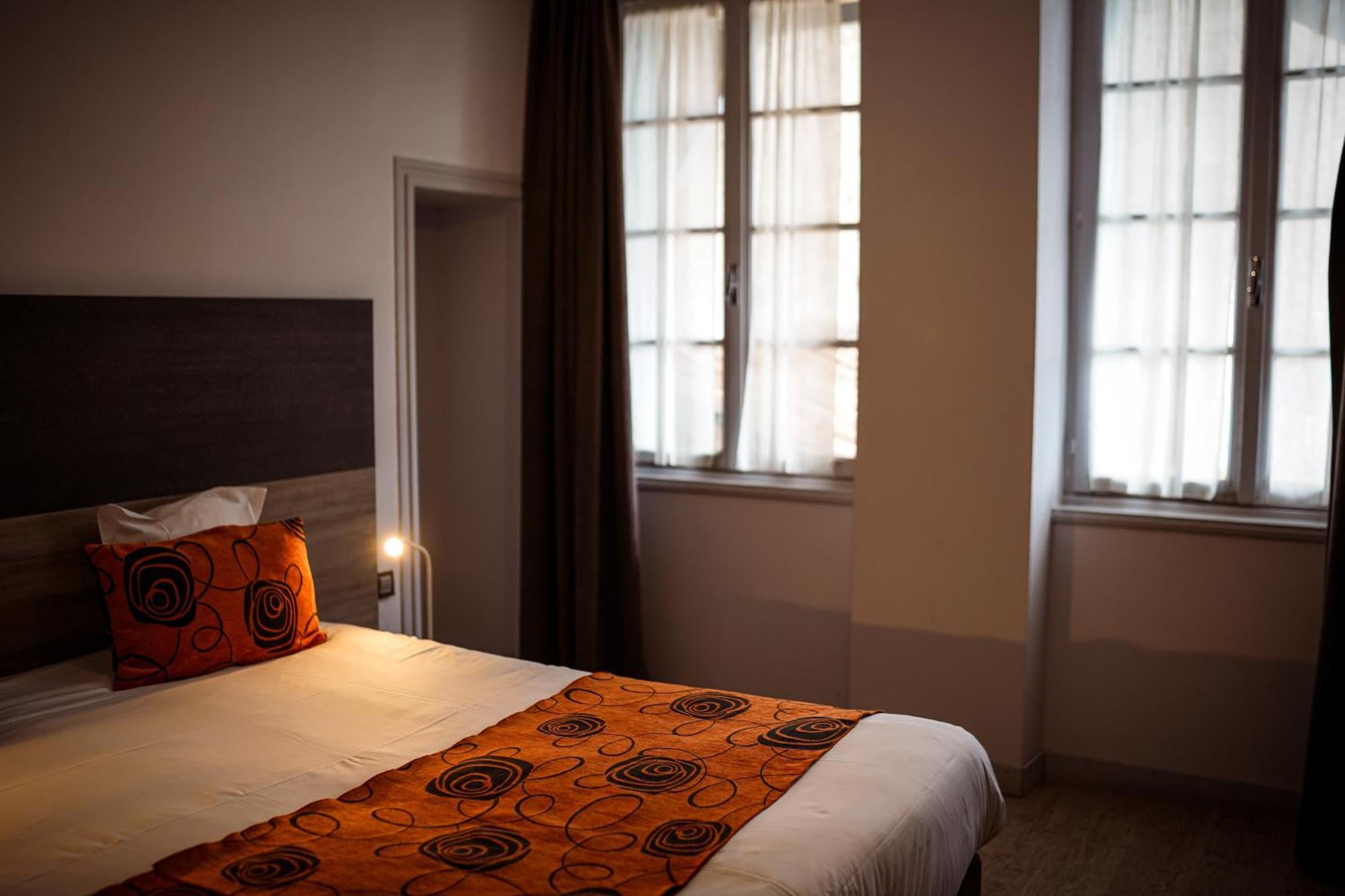Logis Hostellerie De L'Abbaye Celles-sur-Belle ภายนอก รูปภาพ