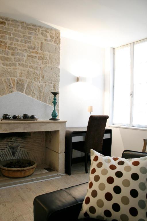 Logis Hostellerie De L'Abbaye Celles-sur-Belle ภายนอก รูปภาพ